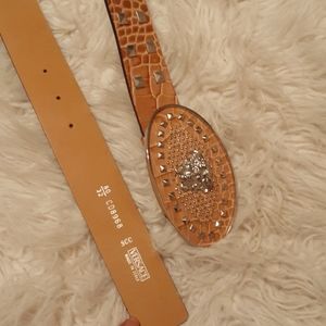 A beautiful Versace belt beige with studs